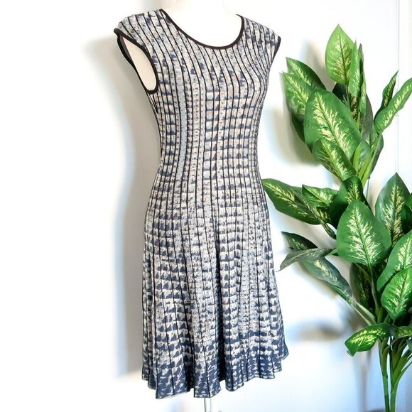 NIC + ZOE Black Grey Blue Navy Knit Sleeveless Fit & Flare Elastic Tank Dress SP - Picture 10 of 10